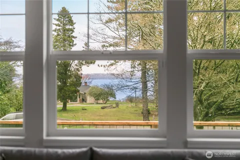 $749,950 | 11009 Asta Lane Southwest, Vashon, WA 98070