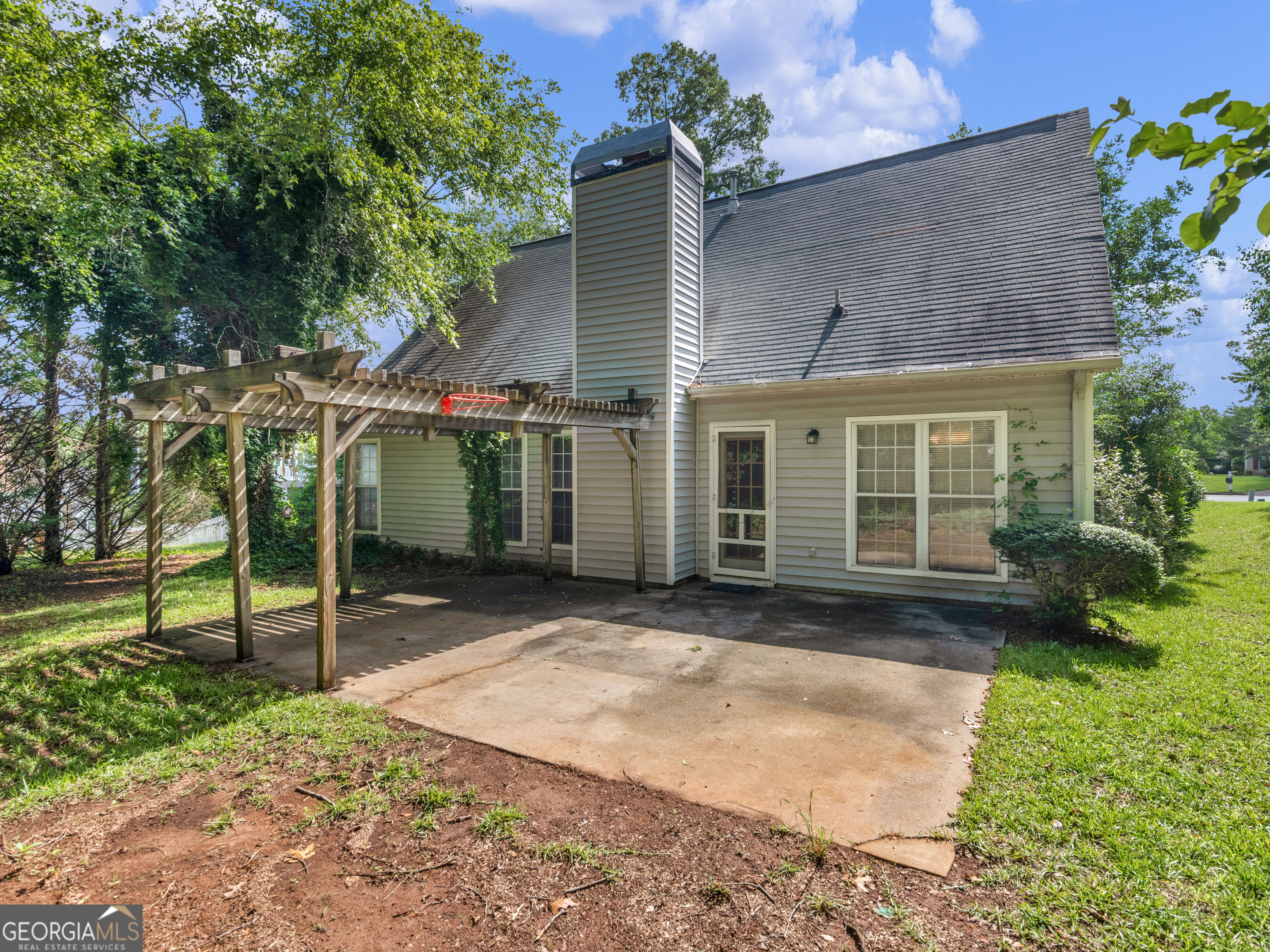 404 Northwind Place Stockbridge, GA 30281 - Photo 8 of 56 front view of a house with a yard