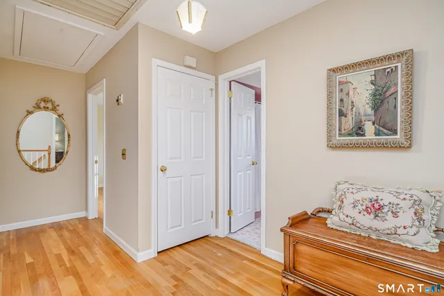 a view of room with workspace