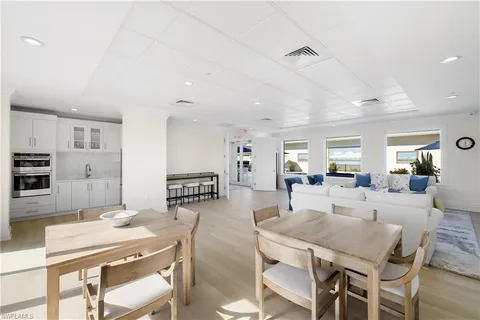 $3,700,000 | 1400 Gulf Shore Boulevard North, Unit 201, Naples, FL 34102