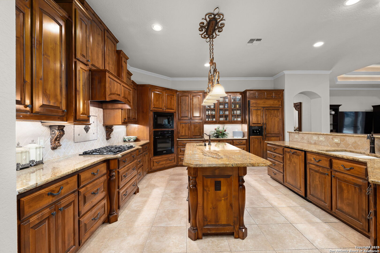 20027 Buckhead Lane Garden Ridge, TX 78266 - Photo 29 of 70 a kitchen with counter top space and center island