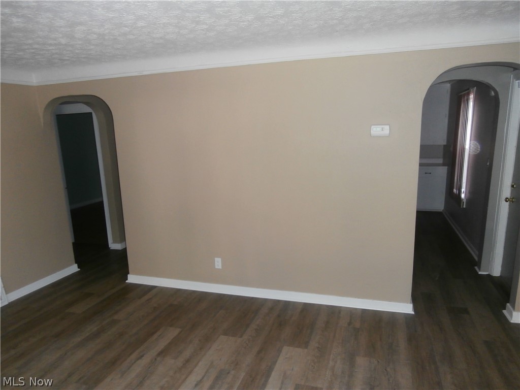1347 Waverly Road Eastlake, OH 44095 - Photo 4 of 16