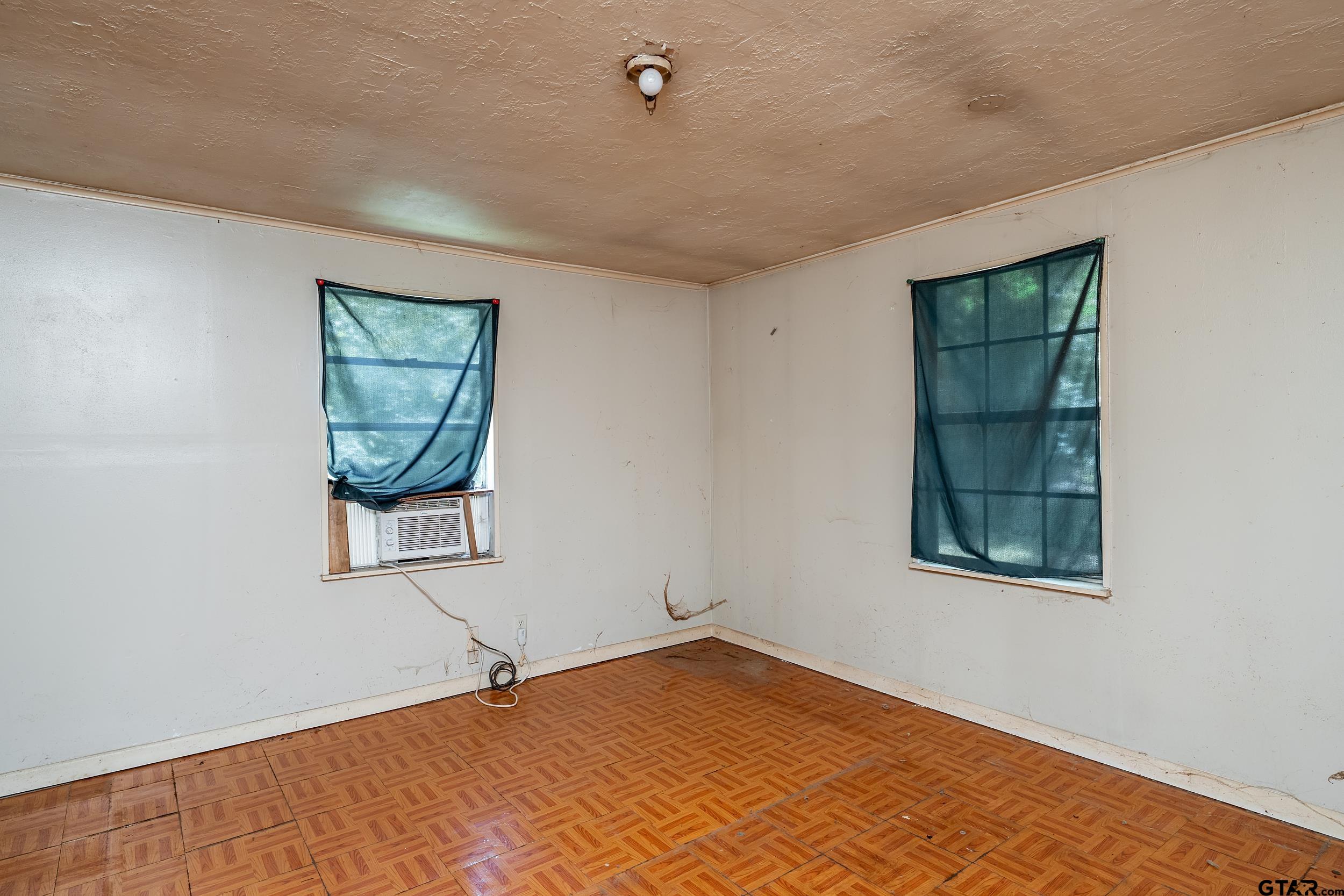 13174 County Road 434 Lindale, TX 75771 - Photo 11 of 32 an empty room with windows