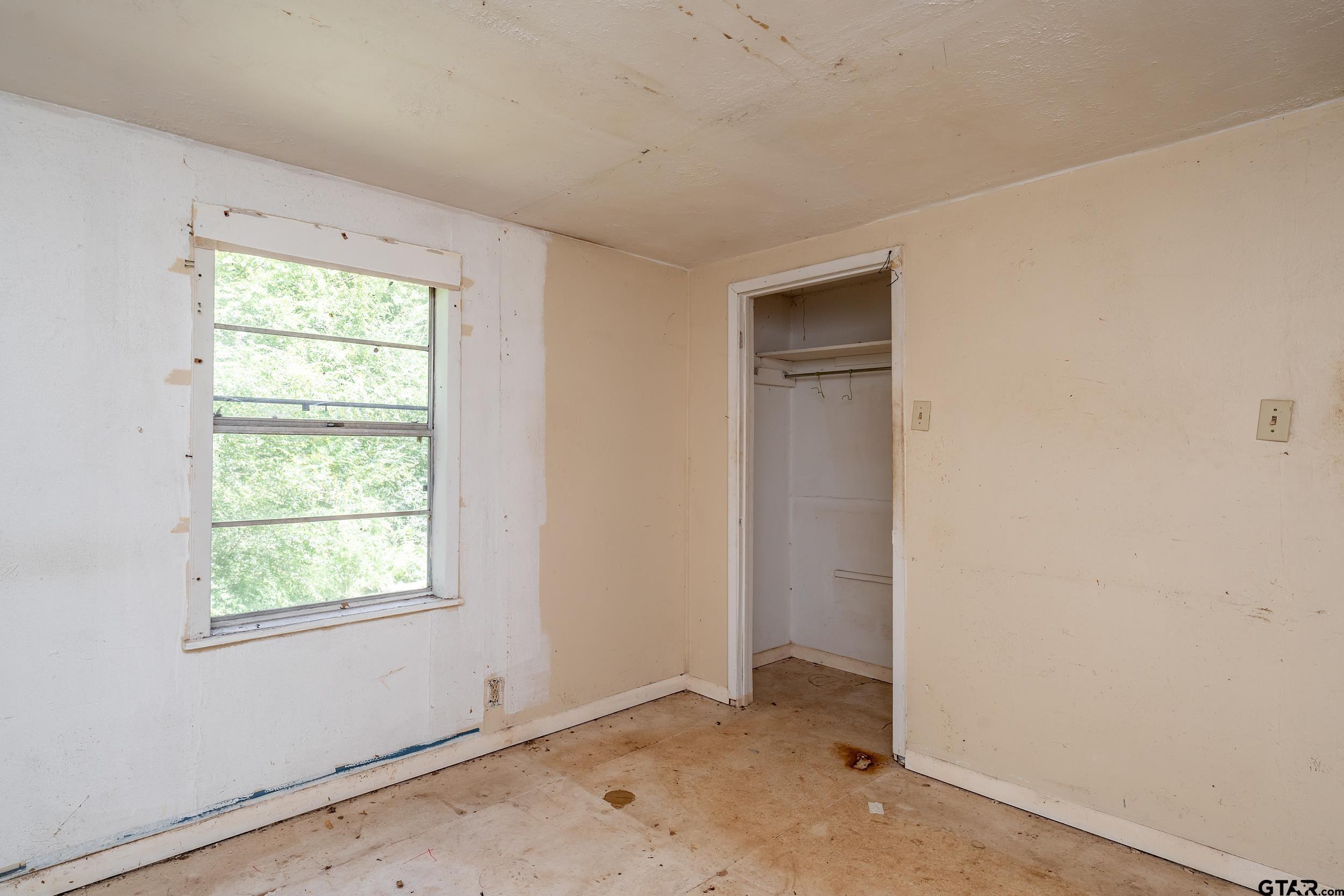 13174 County Road 434 Lindale, TX 75771 - Photo 17 of 32 an empty room with windows