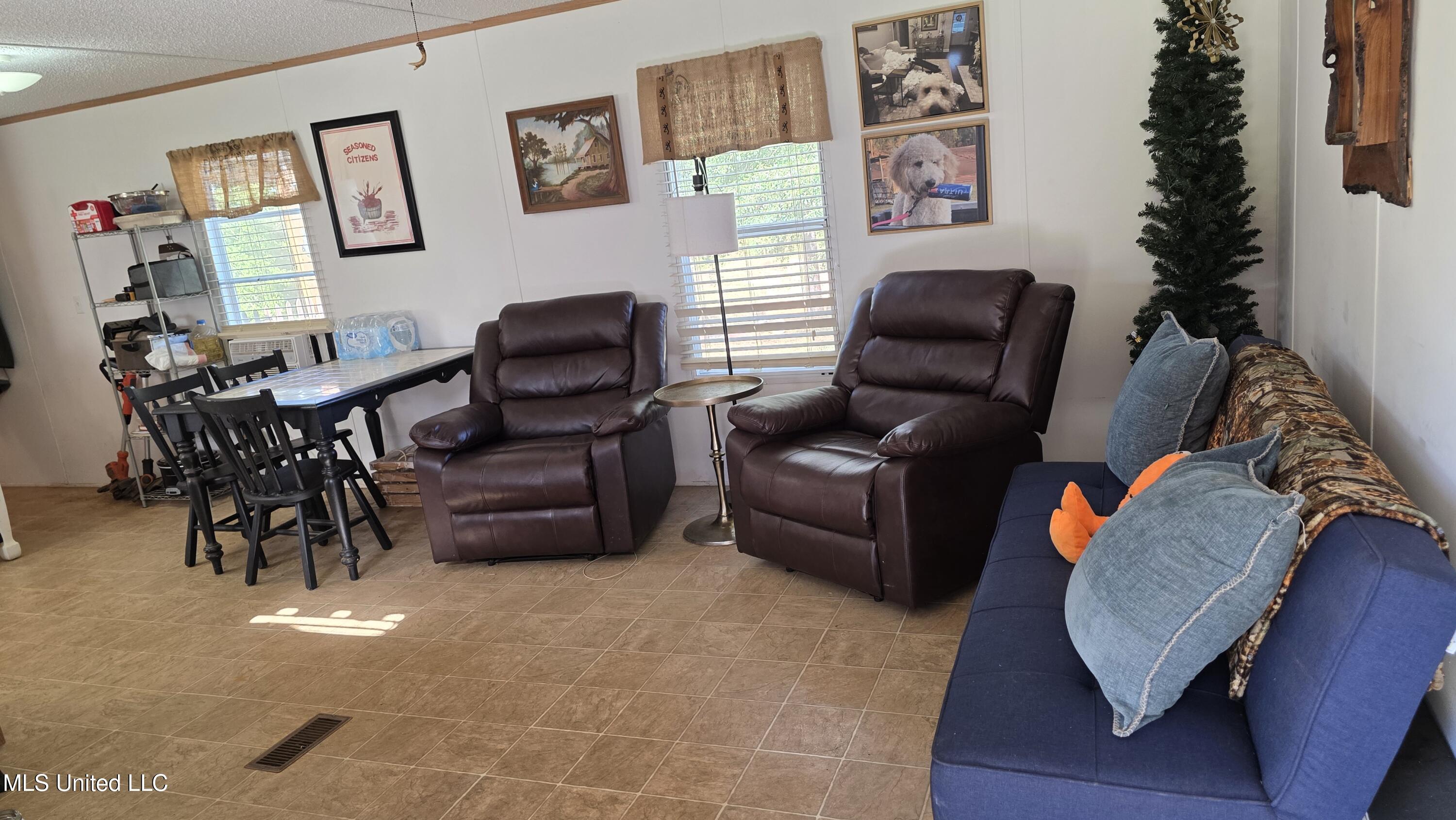 2182 Barto Leggett Road McComb, MS 39648 - Photo 13 of 69 2025-10-22 15.24.40