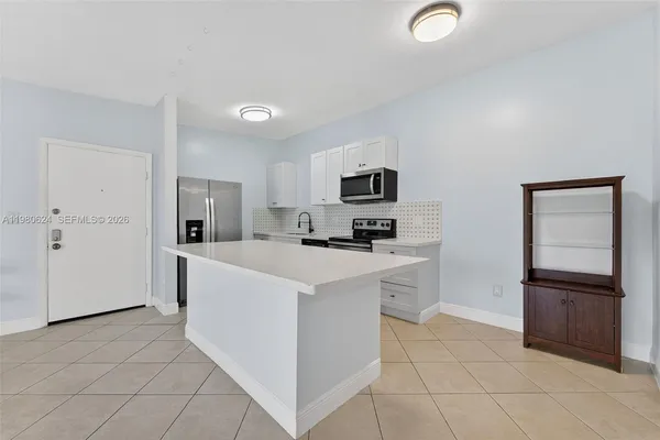 $2,100 | 819 Northeast 199th Street, Unit 6206, Miami, FL 33179