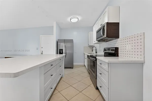 $2,100 | 819 Northeast 199th Street, Unit 6206, Miami, FL 33179