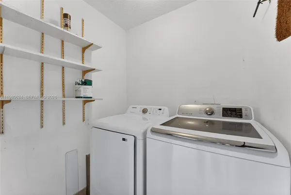 $2,100 | 819 Northeast 199th Street, Unit 6206, Miami, FL 33179