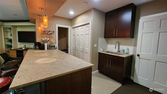 $1,550,000 | 1535 Magnolia Boulevard West, Seattle, WA 98199