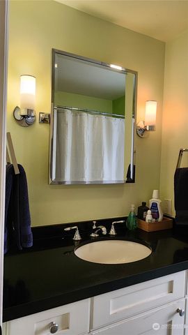 $1,550,000 | 1535 Magnolia Boulevard West, Seattle, WA 98199