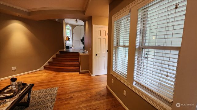 $1,550,000 | 1535 Magnolia Boulevard West, Seattle, WA 98199