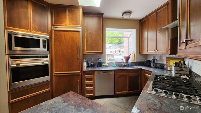 $1,550,000 | 1535 Magnolia Boulevard West, Seattle, WA 98199