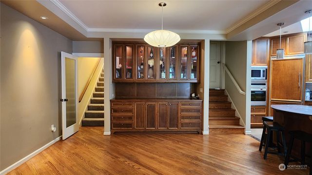 $1,550,000 | 1535 Magnolia Boulevard West, Seattle, WA 98199