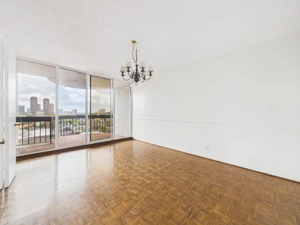 $2,800 | 5001 Woodway Drive, Unit 1103, Houston, TX 77056