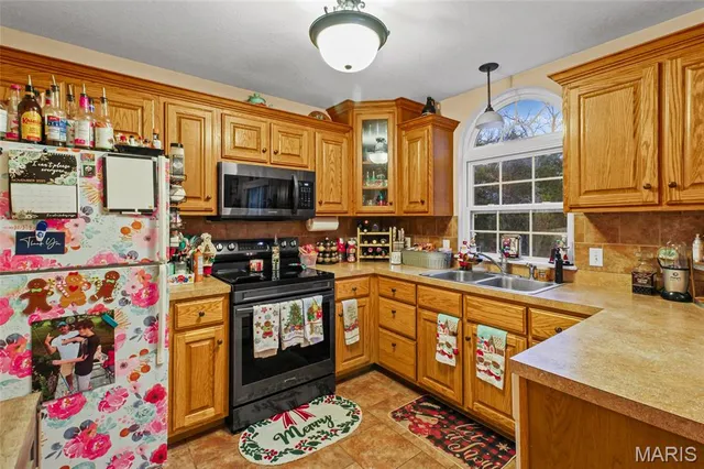 $249,900 | 305 North Thomas Street, De Soto, MO 63020