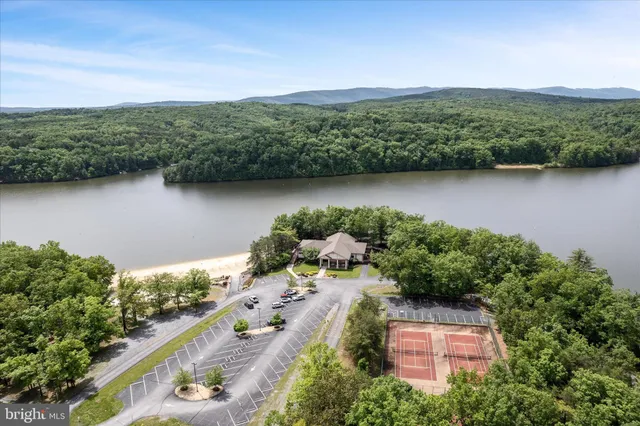 $449,900 | 103 Quail Court, Cross Junction, VA 22625