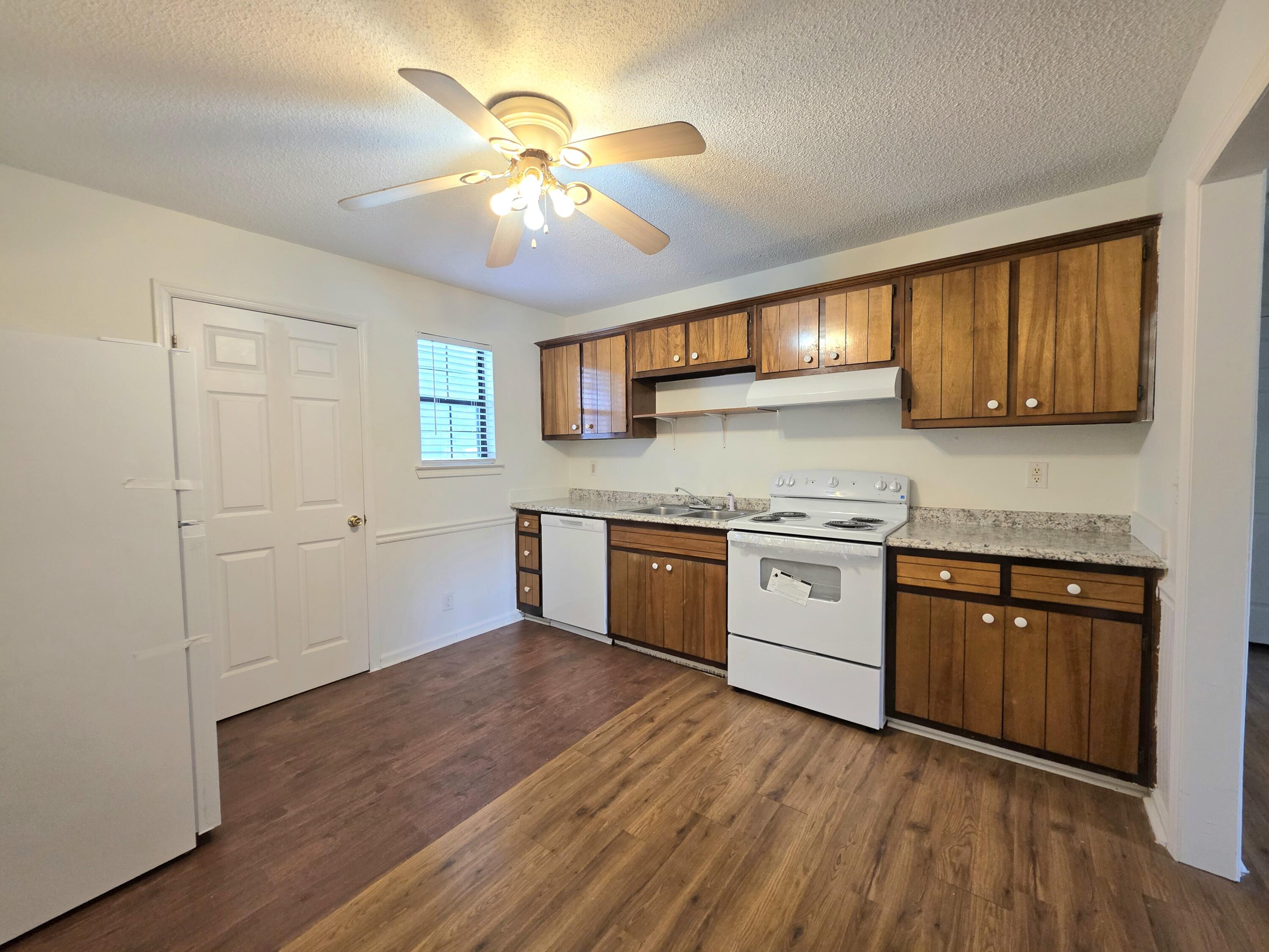 356 Browns Ferry Road Chattanooga, TN 37419 - Photo 8 of 19 A Kitchen 2