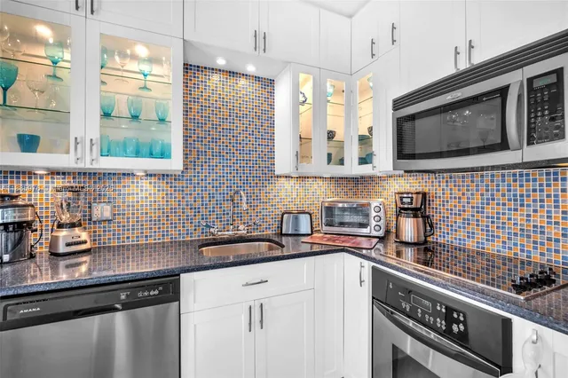 $2,999 | 1535 Jackson Street, Hollywood, FL 33020