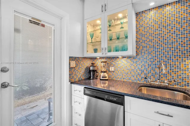 $2,999 | 1535 Jackson Street, Hollywood, FL 33020