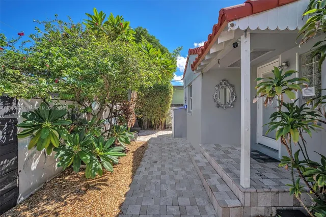 $2,999 | 1535 Jackson Street, Hollywood, FL 33020