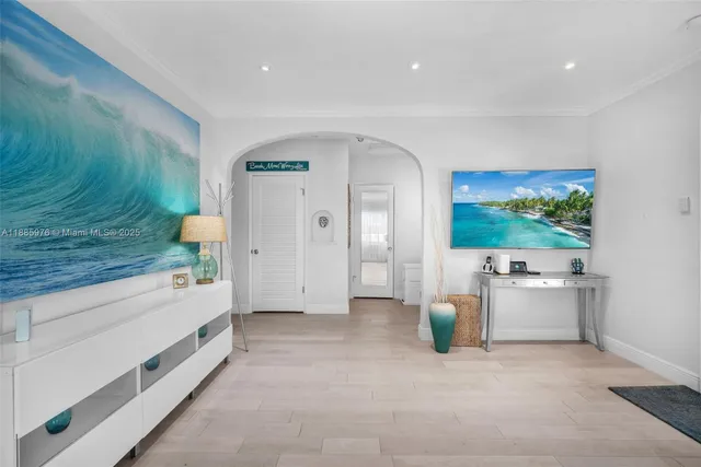 $2,999 | 1535 Jackson Street, Hollywood, FL 33020