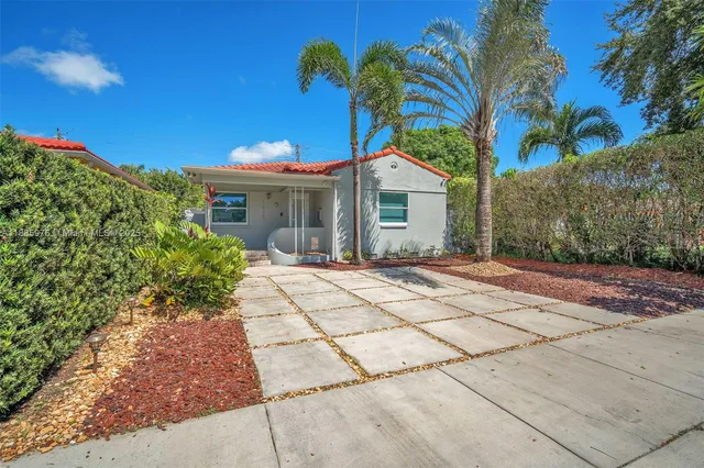 $2,999 | 1535 Jackson Street, Hollywood, FL 33020