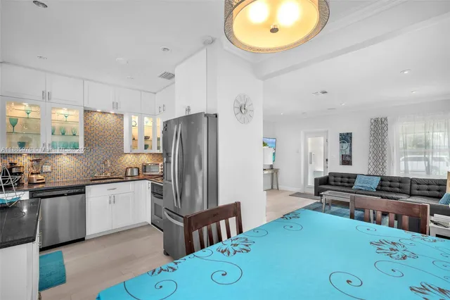 $2,999 | 1535 Jackson Street, Hollywood, FL 33020