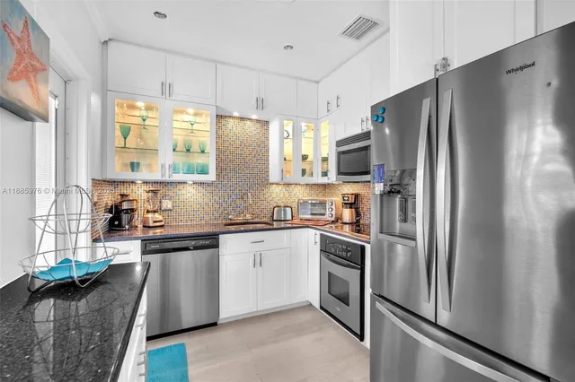 $2,999 | 1535 Jackson Street, Hollywood, FL 33020