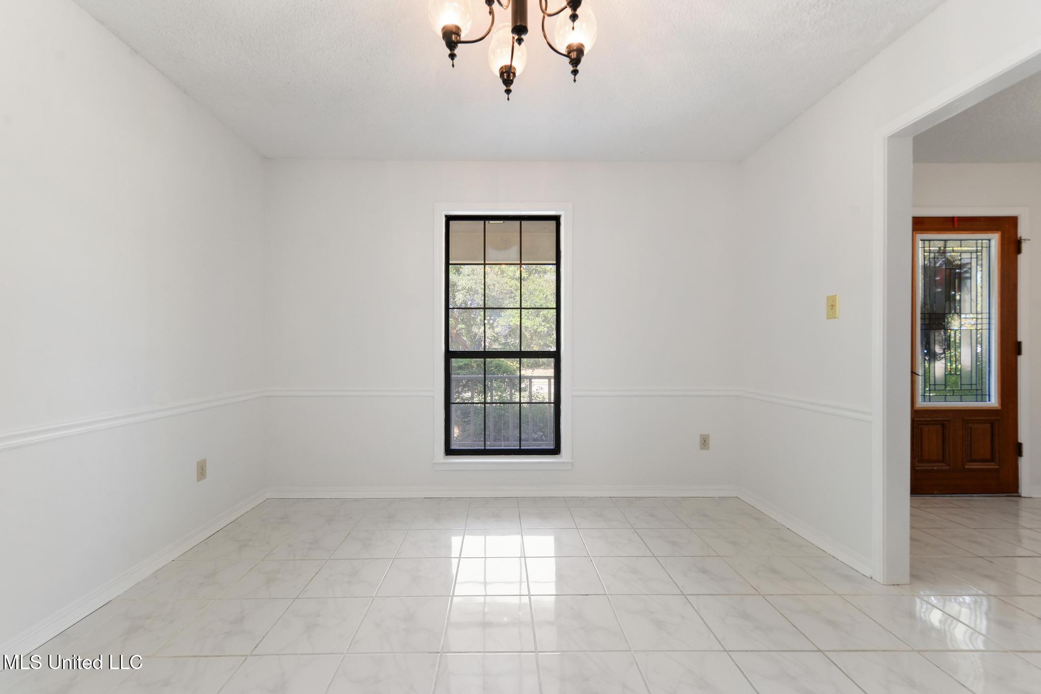 2517 Brighton Circle Biloxi, MS 39531 - Photo 11 of 31 011