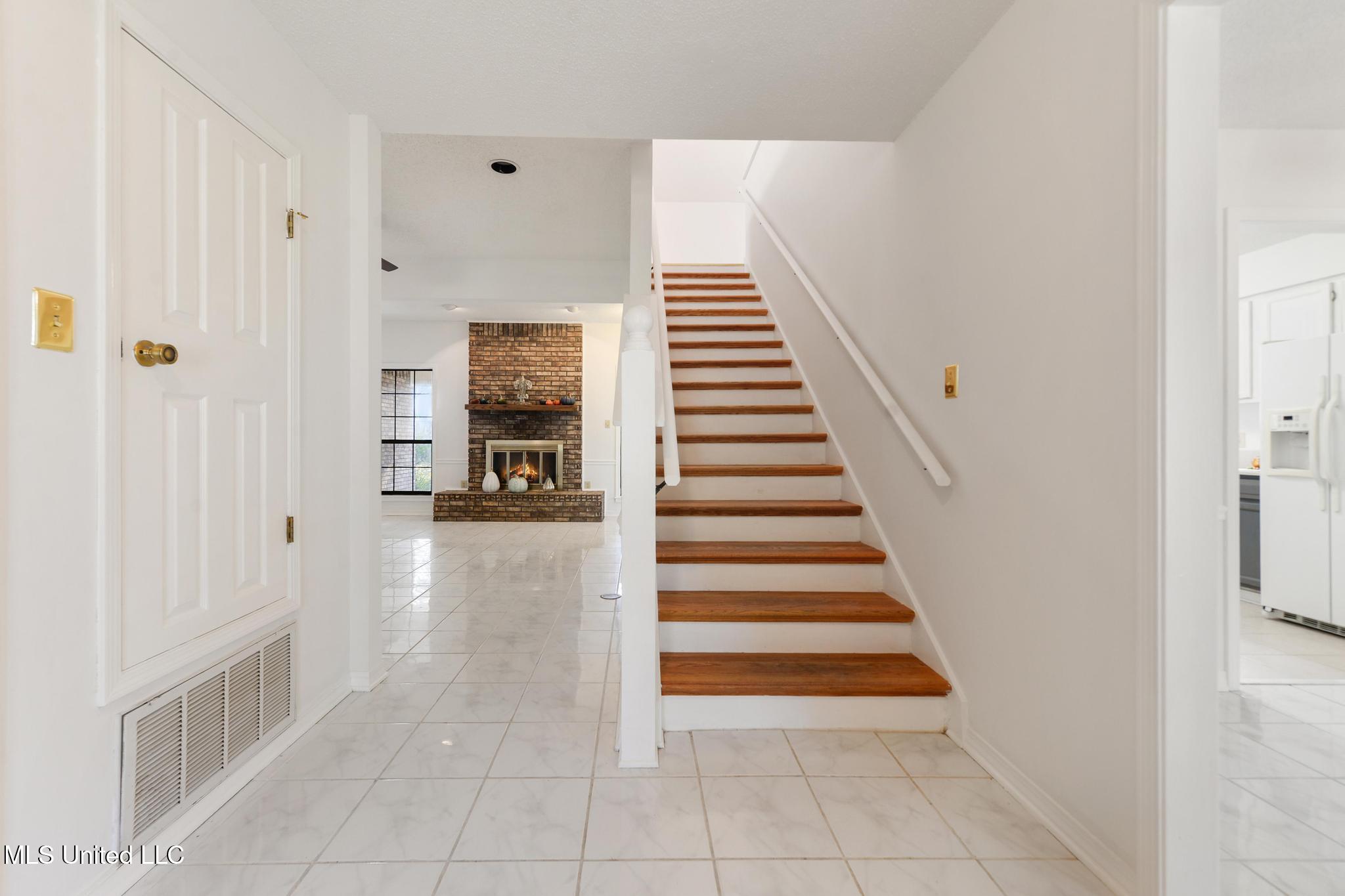 2517 Brighton Circle Biloxi, MS 39531 - Photo 4 of 31 004