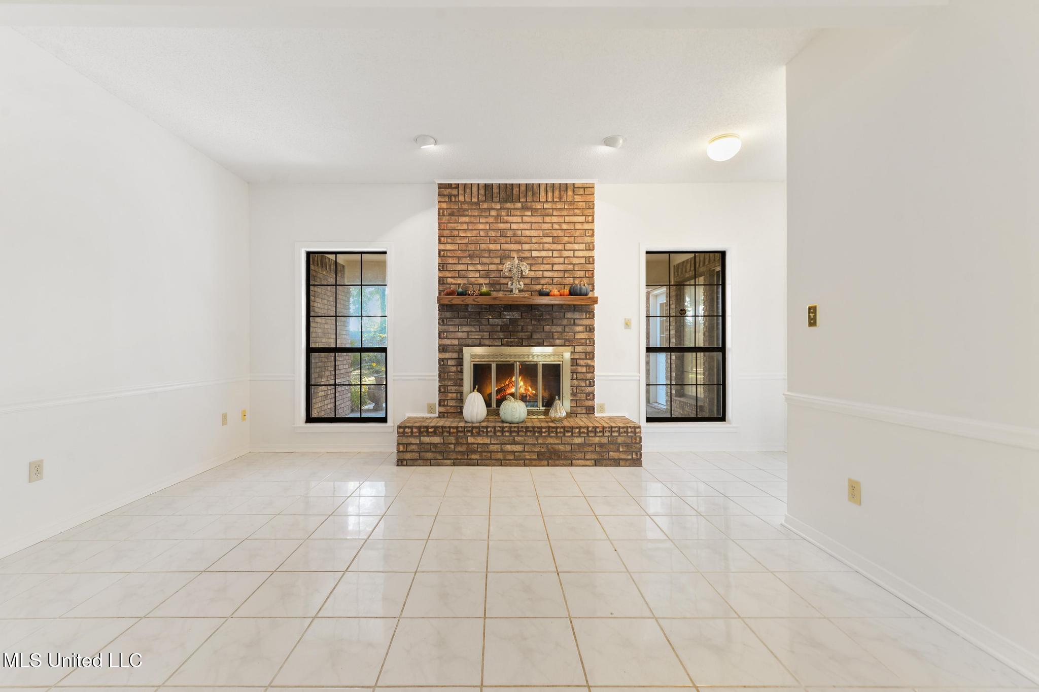 2517 Brighton Circle Biloxi, MS 39531 - Photo 5 of 31 005