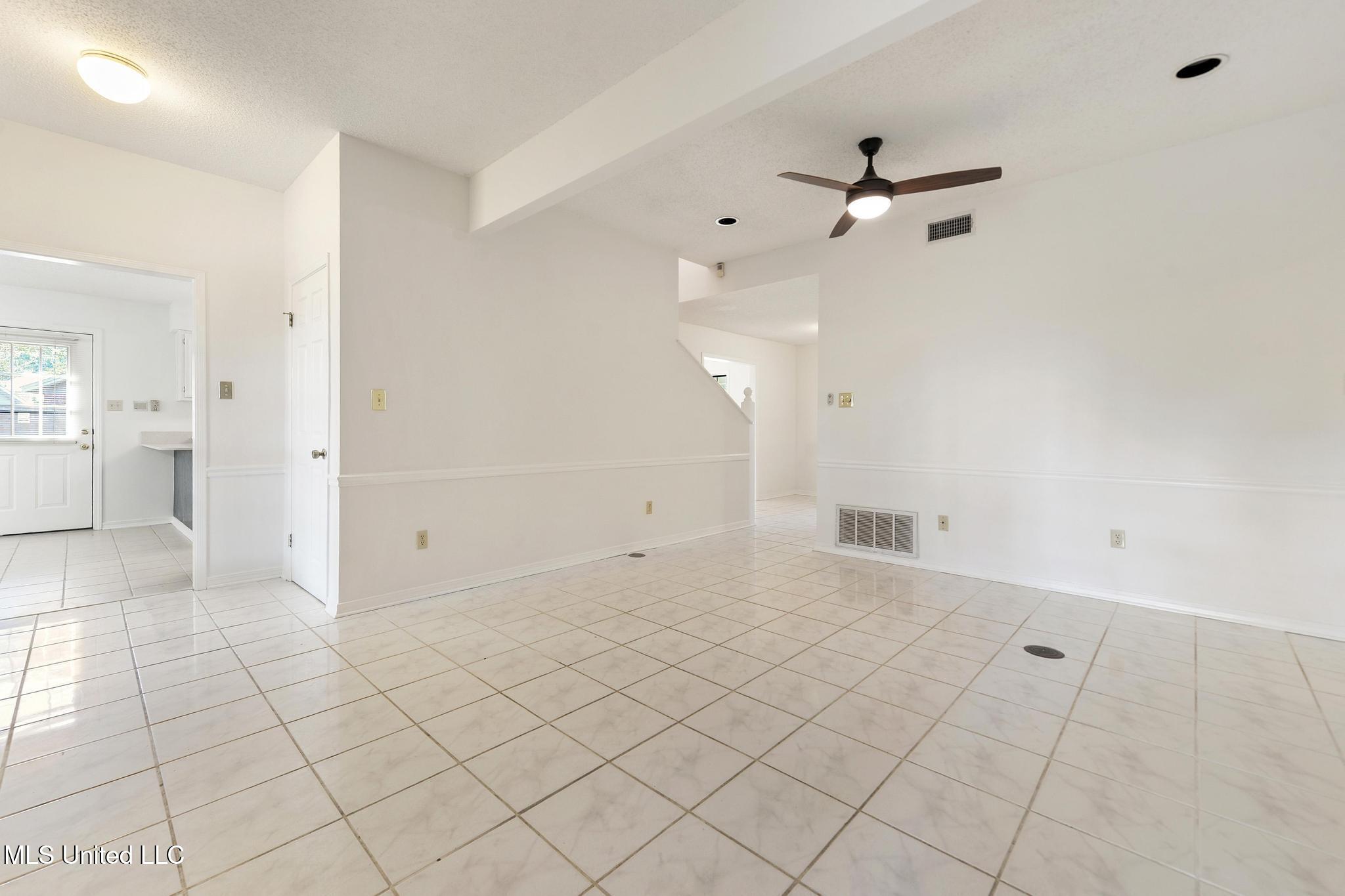 2517 Brighton Circle Biloxi, MS 39531 - Photo 6 of 31 006