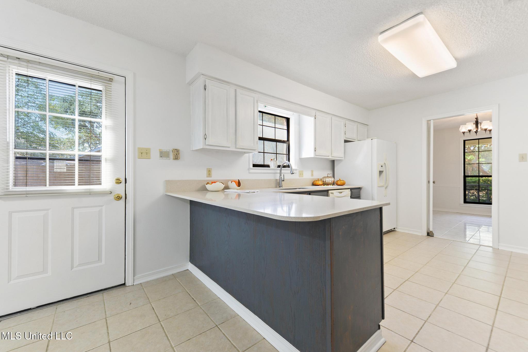 2517 Brighton Circle Biloxi, MS 39531 - Photo 7 of 31 007