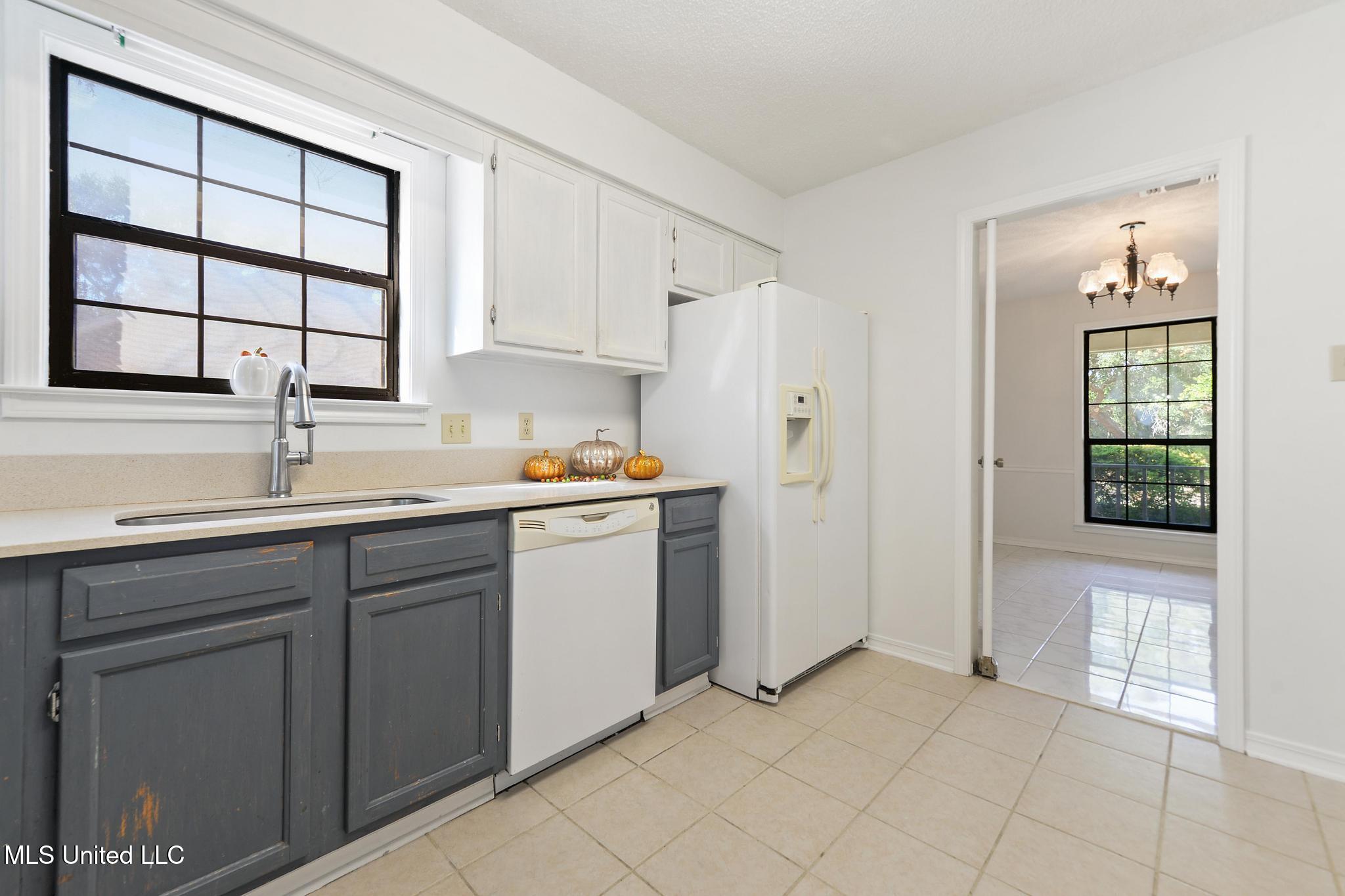 2517 Brighton Circle Biloxi, MS 39531 - Photo 8 of 31 008