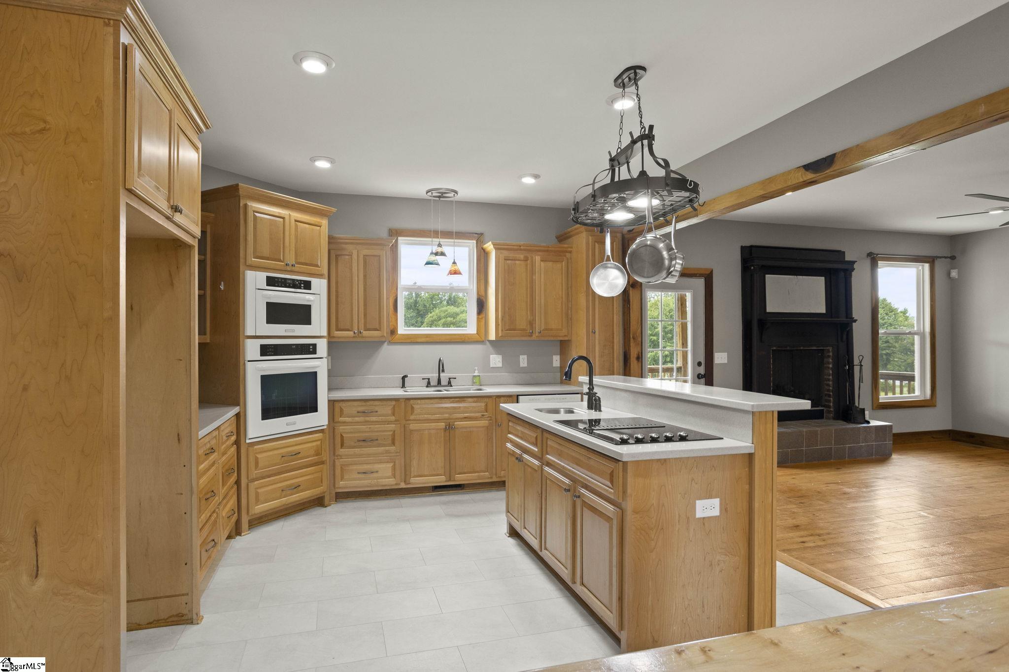 210 Rutledge Lake Road Greenville, SC 29617 - Photo 13 of 50 Gallery Image 13
