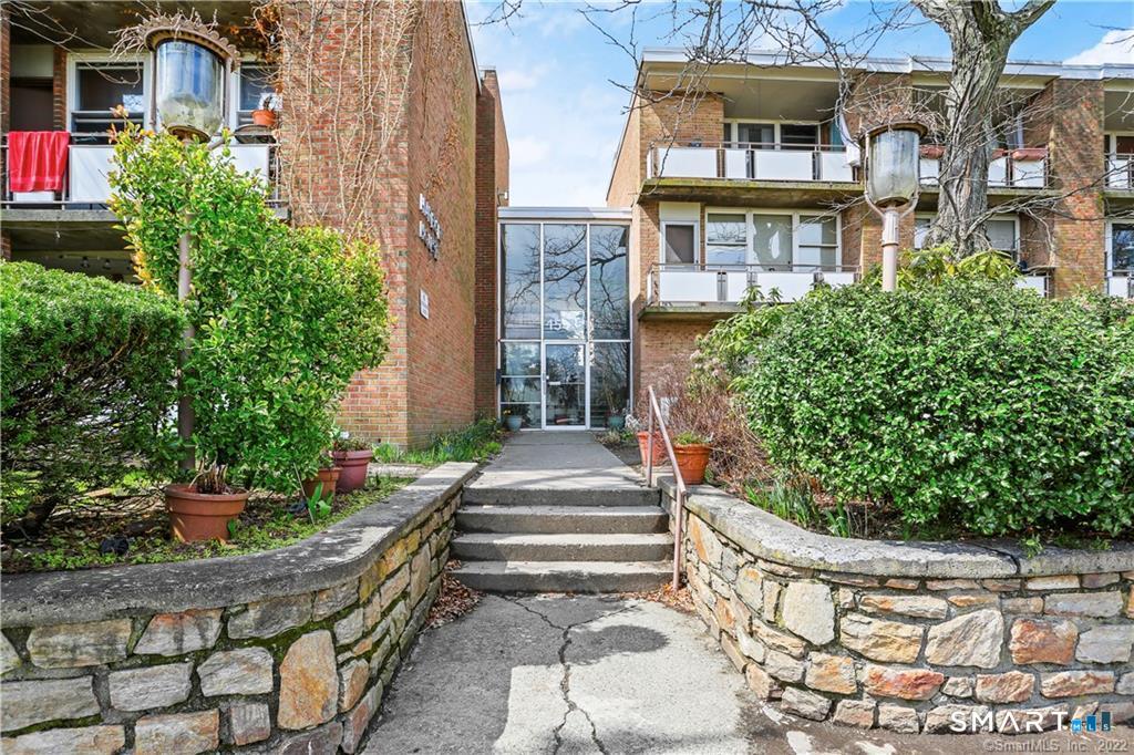 25 Ellsworth Street, Unit 5 Bridgeport, CT 06605 - Photo 1 of 25