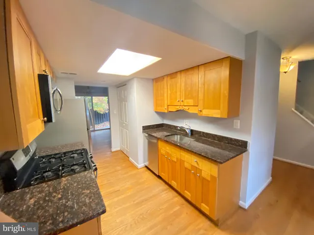 $2,750 | 9244 Sprucewood Road, Burke, VA 22015