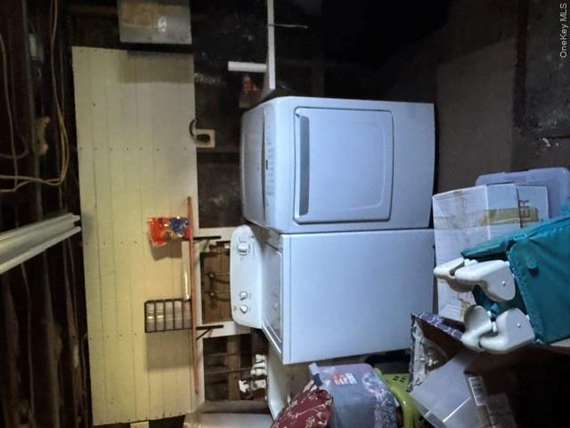 95 Upper Wisner Road Warwick, NY 10990 - Photo 14 of 14 a utility room with dryer and washer