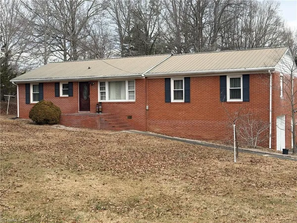 $294,900 | 1105 East Springfield Road, High Point, NC 27263