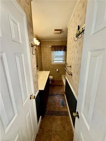 $294,900 | 1105 East Springfield Road, High Point, NC 27263