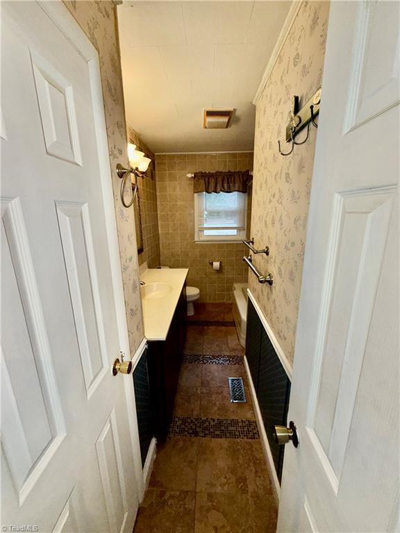 1105 East Springfield Road High Point, NC 27263 - Photo 6 of 14 BATH