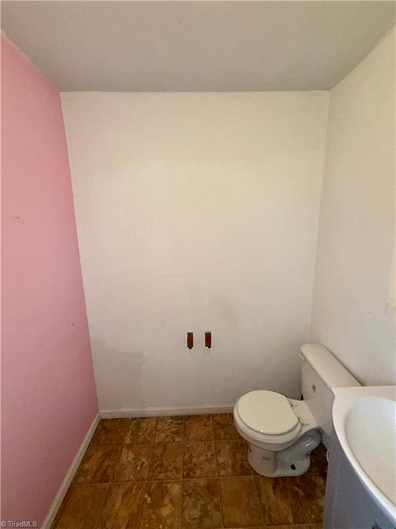 1105 East Springfield Road High Point, NC 27263 - Photo 8 of 14 HALF BATH