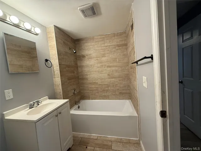 $1,700 | 14 Dubois Street, Newburgh, NY 12550