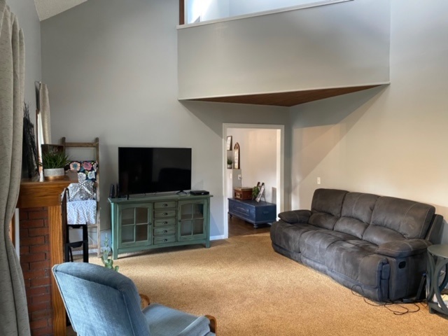 12154 Torrey Road Fenton, MI 48430 - Photo 4 of 33 50027408-3.JPG