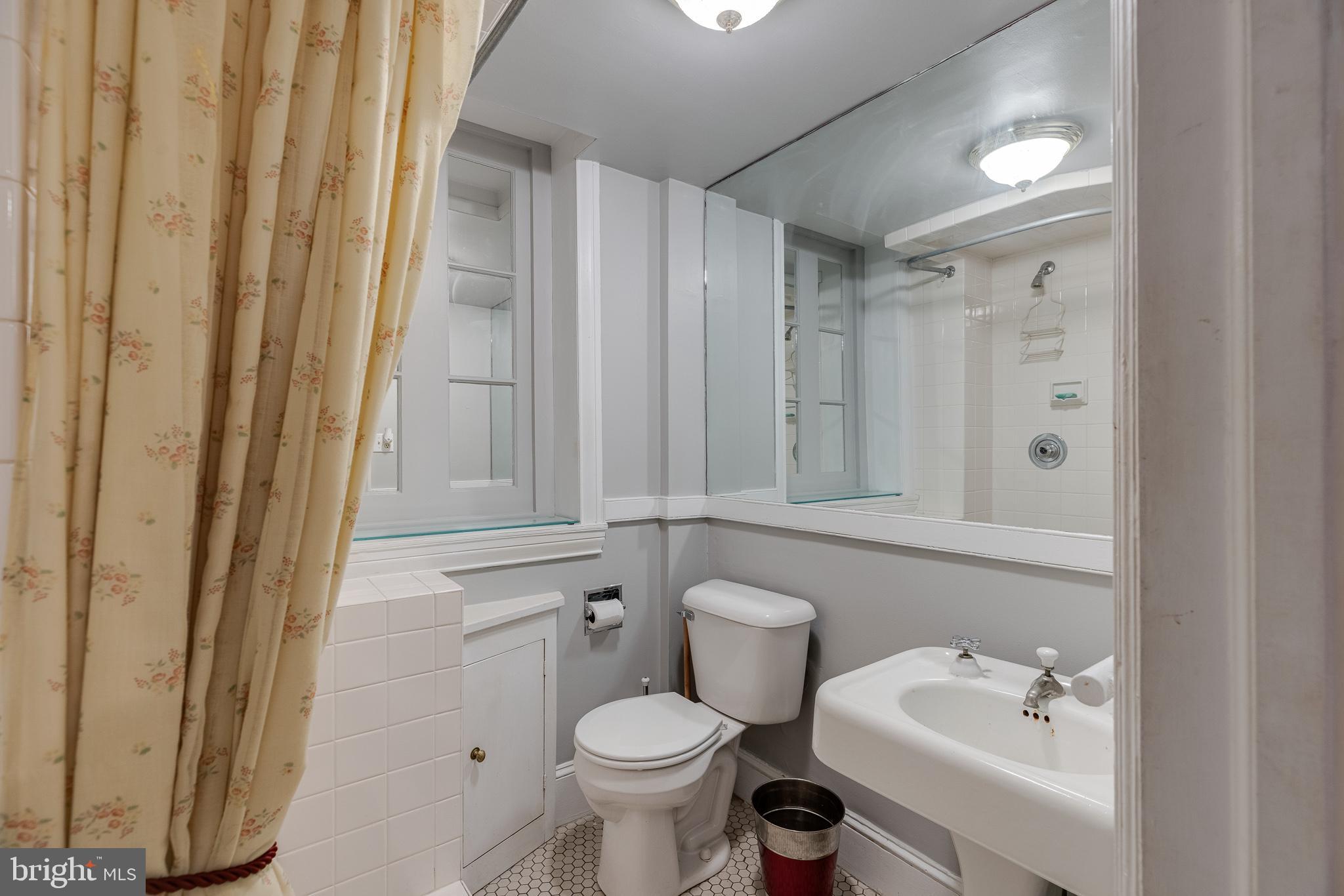 1008 Clinton Street Philadelphia, PA 19107 - Photo 38 of 42