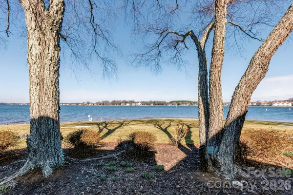 $1,350,000 | 18525 Vineyard Point Lane, Cornelius, NC 28031