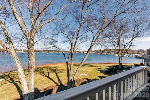 $1,350,000 | 18525 Vineyard Point Lane, Cornelius, NC 28031