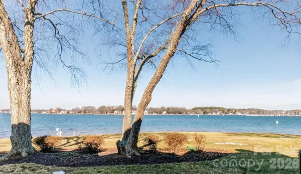 $1,350,000 | 18525 Vineyard Point Lane, Cornelius, NC 28031