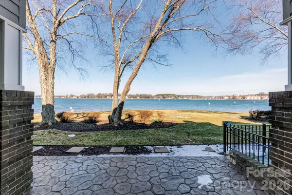 $1,350,000 | 18525 Vineyard Point Lane, Cornelius, NC 28031