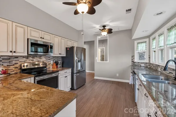 $1,350,000 | 18525 Vineyard Point Lane, Cornelius, NC 28031